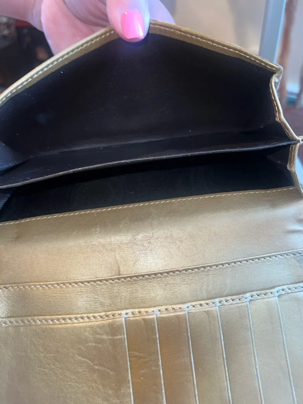 Gucci Gold Metallic Leather Chain Shoulder Clutch - Picture 4 of 7
